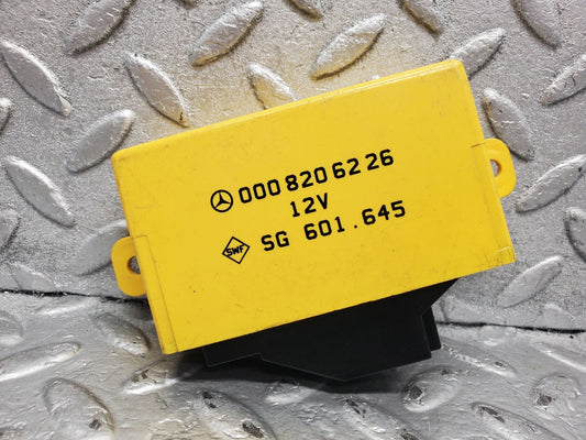 51305 Mercedes-Benz W124 R129 Heated Seat Control Unit A0008206226