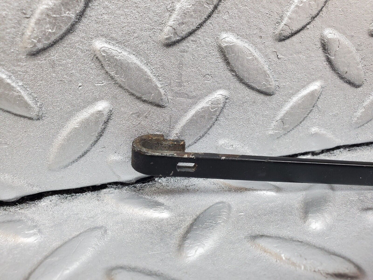 45857 Mercedes-Benz W126 420SE Windscreen Wiper Arm Bosch Right Side