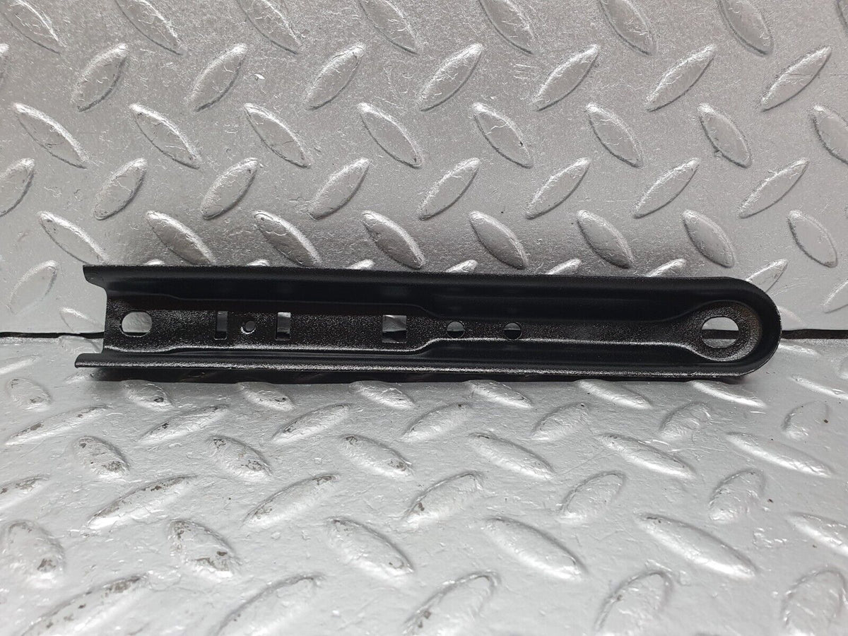 41615 Mercedes-Benz W124 200E Air Intake Manifold Bracket