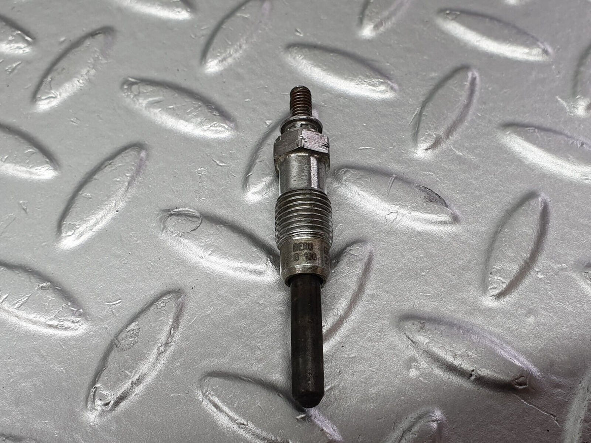 40847 Mercedes-Benz W123 300D Glow Plug Beru 0100221107