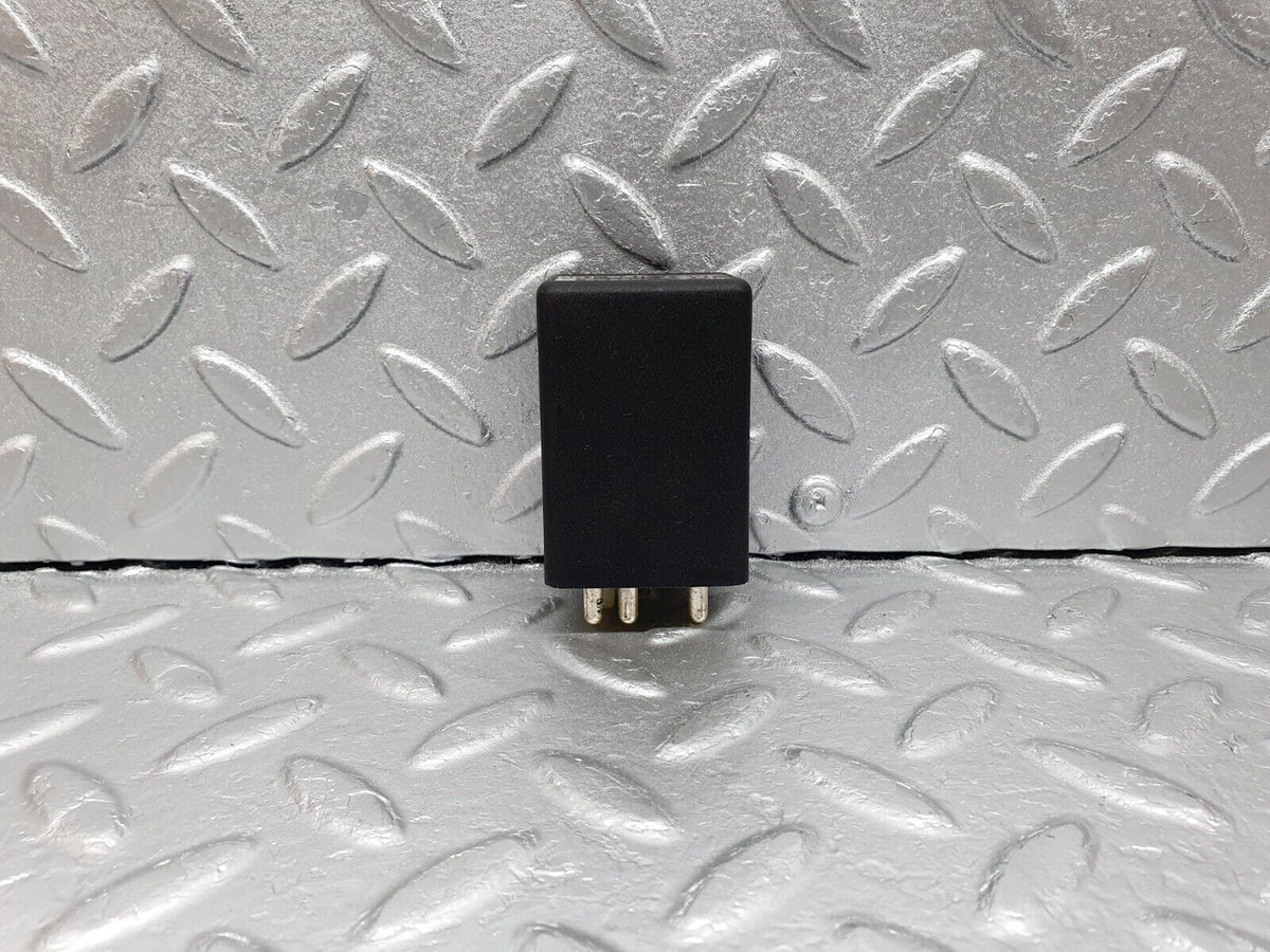 41639 Mercedes-Benz W124 200E Multi Purpose Relay A0015457305
