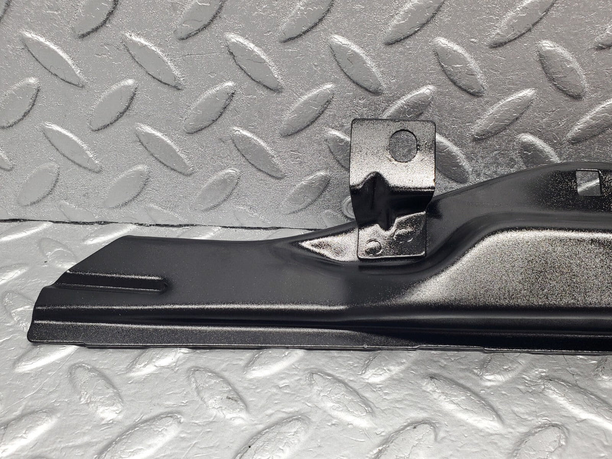 48989 Mercedes-Benz A124 320E Cabriolet Rear Right Window Upper Support Bracket