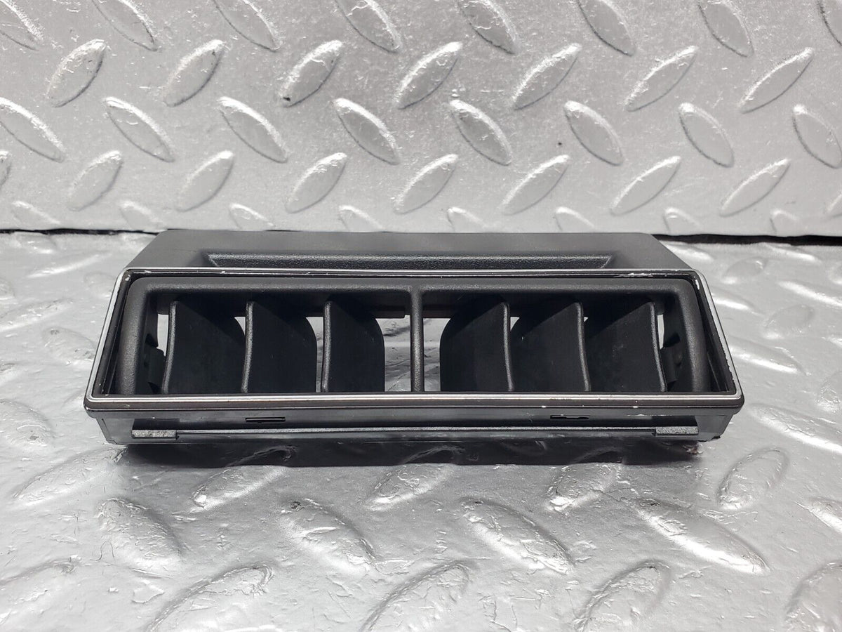 45584 Mercedes-Benz W126 420SE Centre Console Air Vent A1268300013