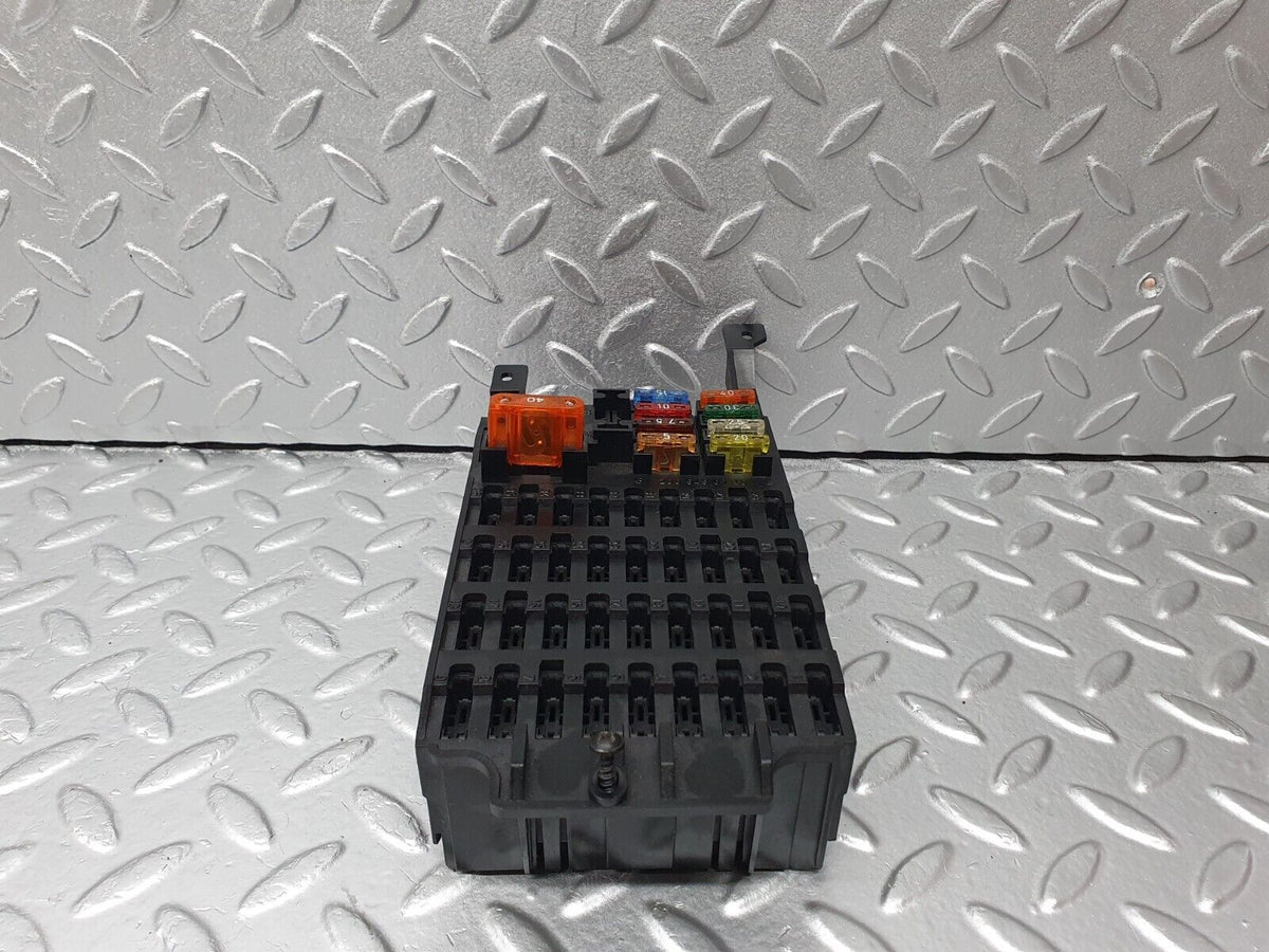 41816 Mercedes-Benz W202 C200 Fuse Box A2085450140