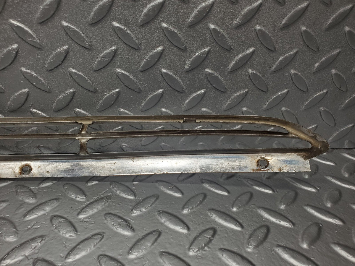 48452 Mercedes-Benz W108 Air Intake Chrome Grill