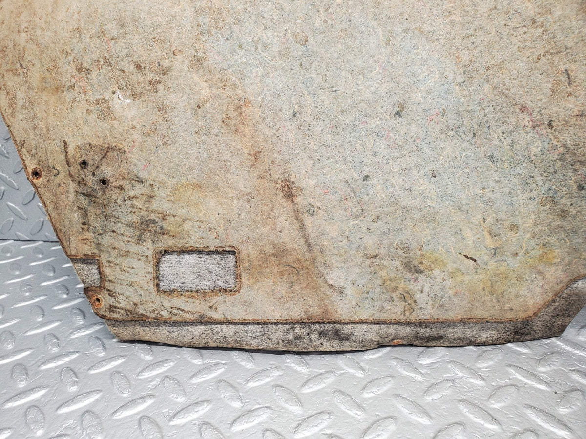 48923 Mercedes-Benz A124 320E Cabriolet Centre Console Carpet Right Side Beige