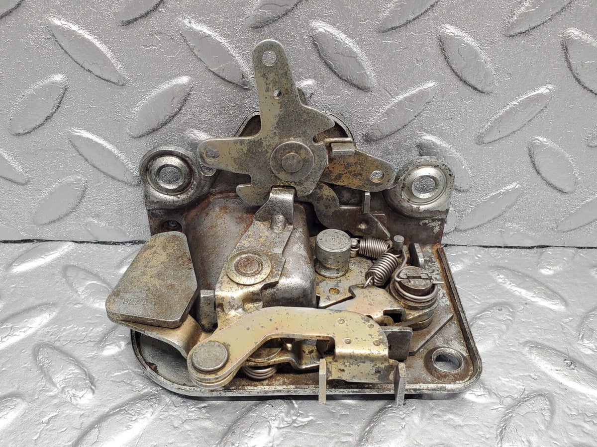 48797 Mercedes-Benz W108 Rear Right Door Lock Mechanism