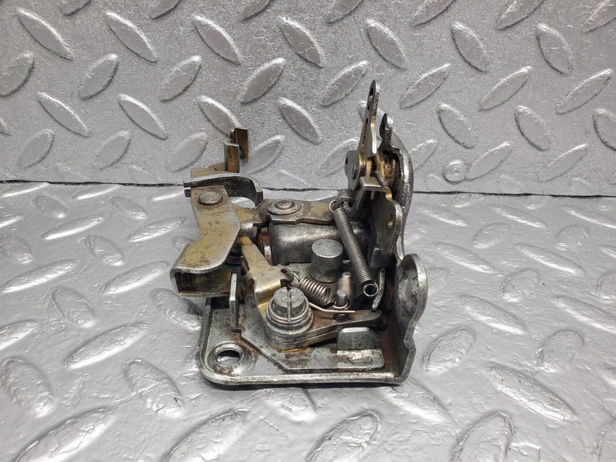 48231 Mercedes-Benz C107 R107 Right Door Lock Mechanism