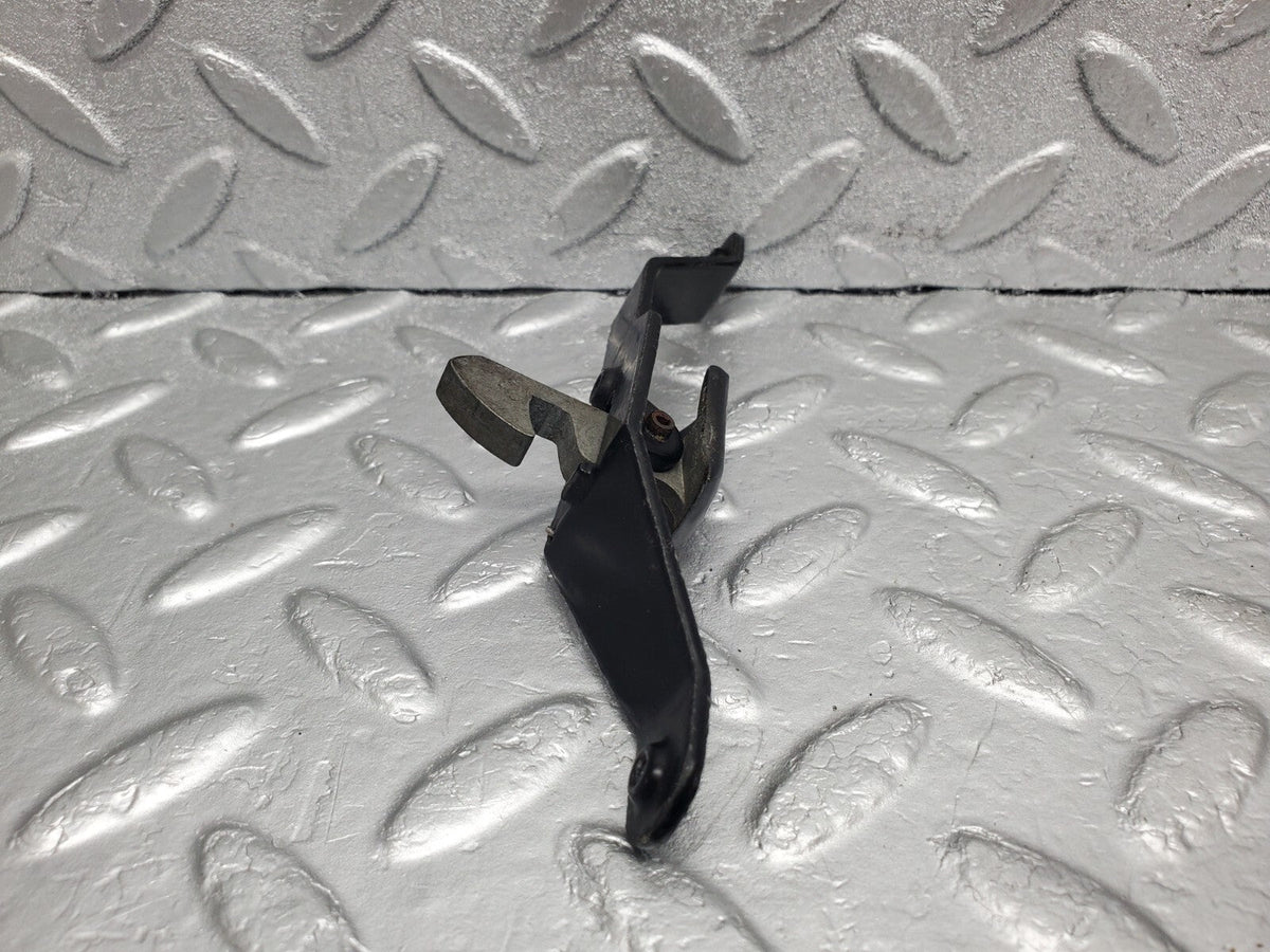48648 Mercedes-Benz S123 Wagon Trunk Cargo Handle