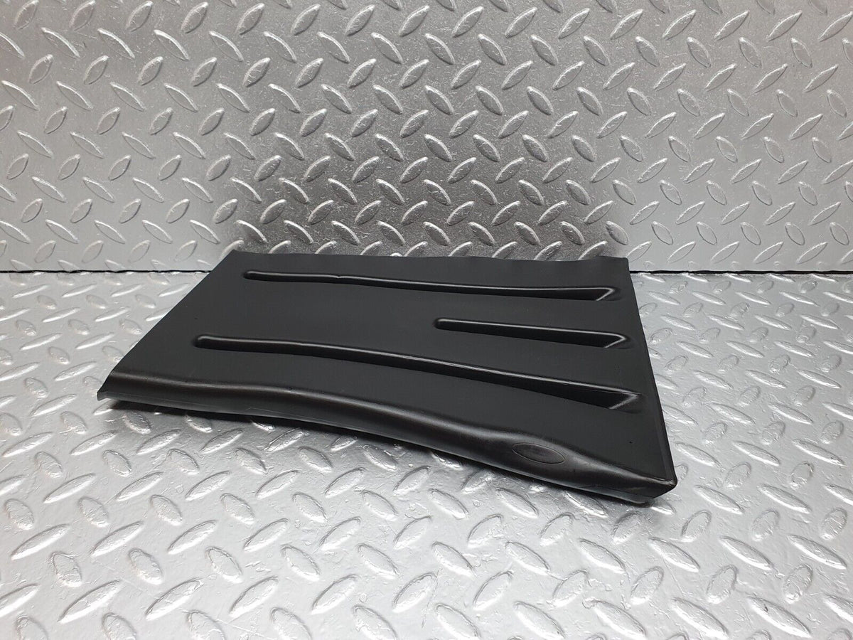 42084 Mercedes-Benz W202 C200 Rear Air Duct A2028310346