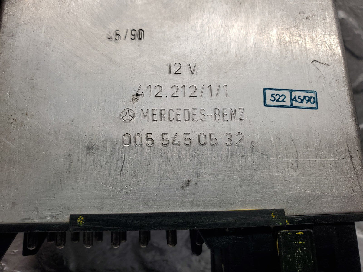 51295 Mercedes-Benz W126 Cruise Control Module Unit VDO A0055450532 A0075453932