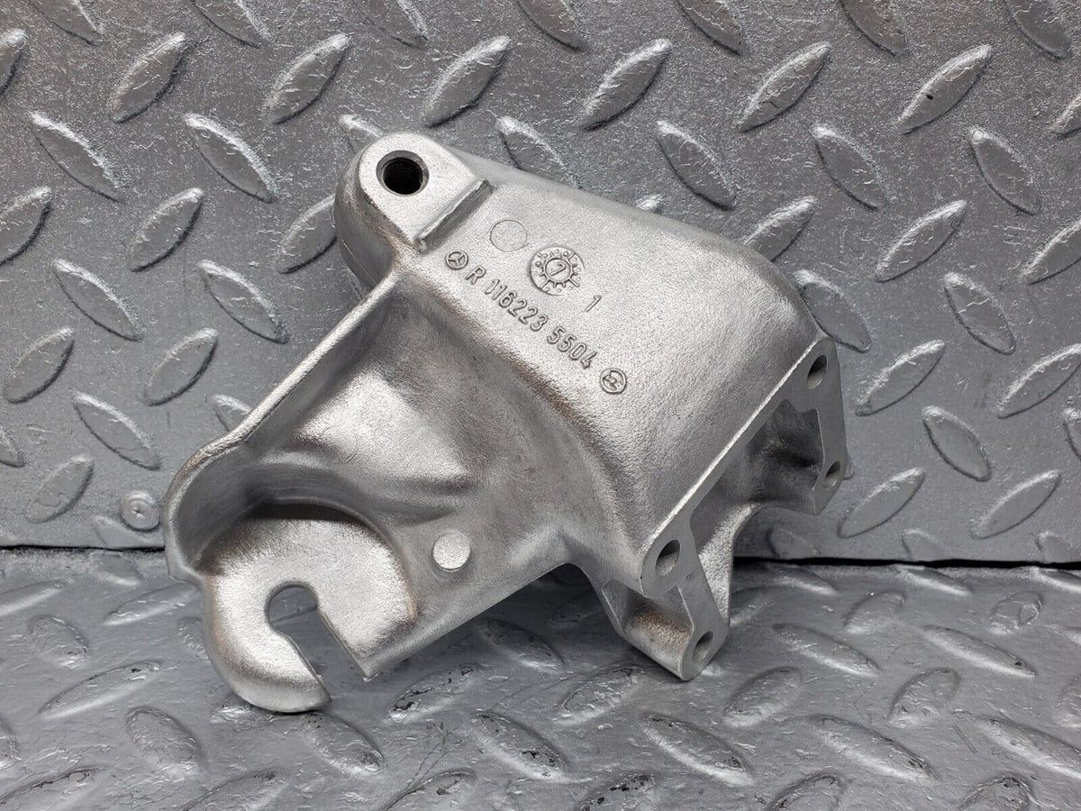 45924 Mercedes-Benz W126 420SE Engine Mount Bracket Right Side A1162235504