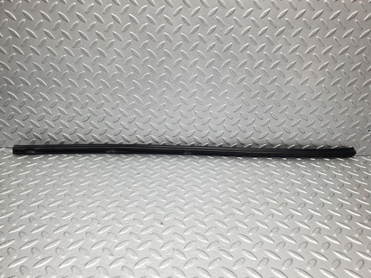 49387 Mercedes-Benz A124 320E Cabriolet Inner Window Weatherstrip Seal Right
