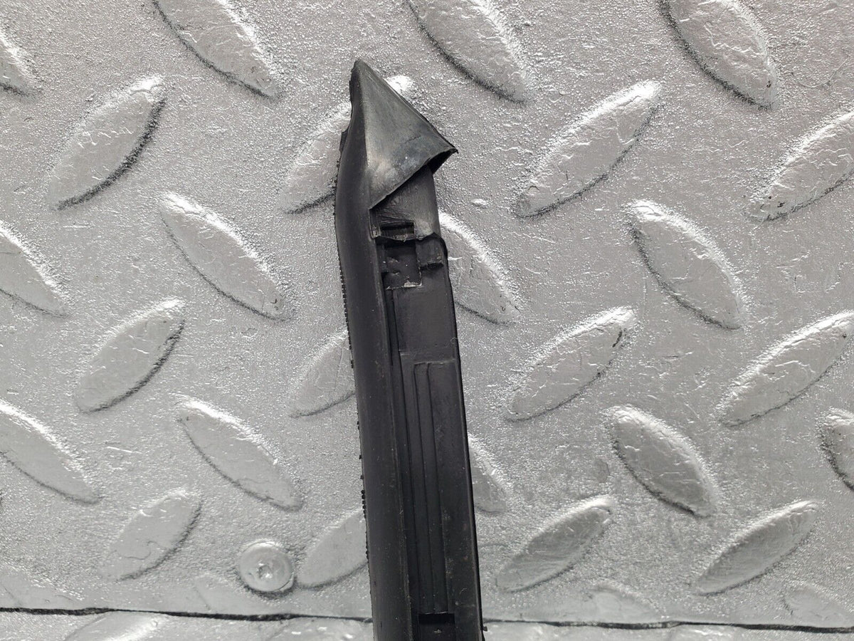 48147 Mercedes-Benz C107 R107 Front Left Rubber Window Guide A1077250125