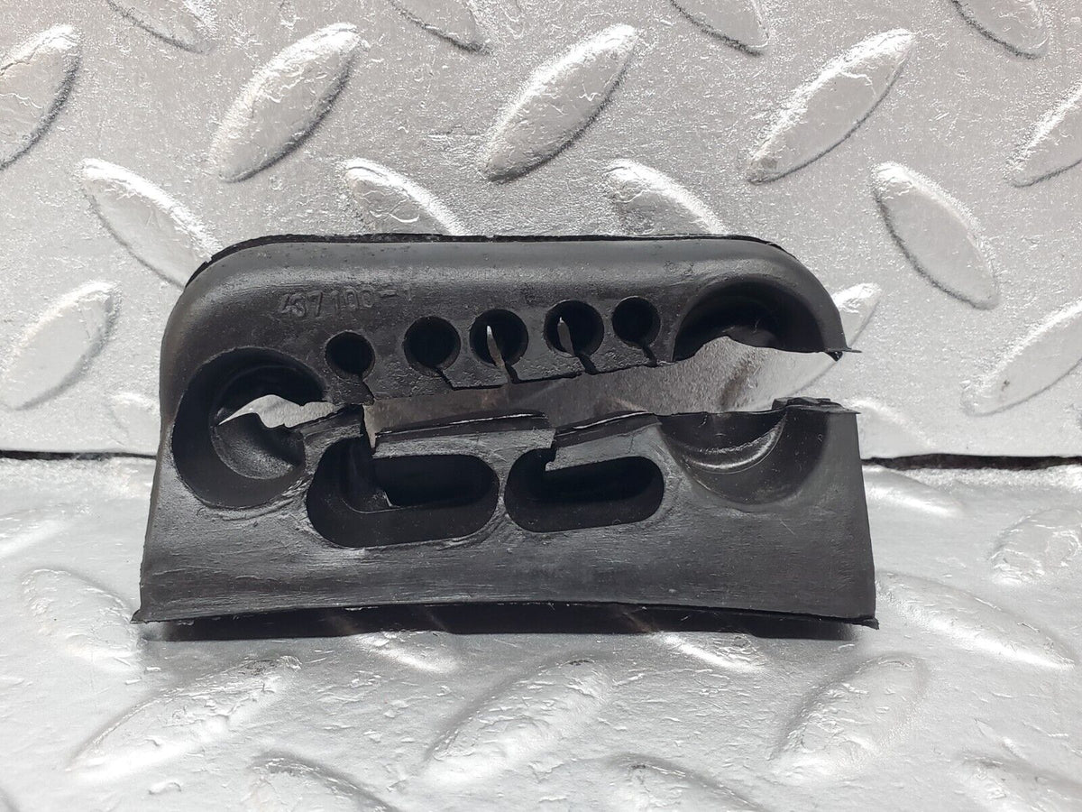 45725 Mercedes-Benz W126 420SE Firewall Grommet Right Side A1269971981