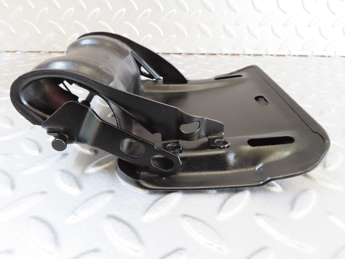 13924 Mercedes-Benz C107 450SLC Fuel Tank Flap Cap