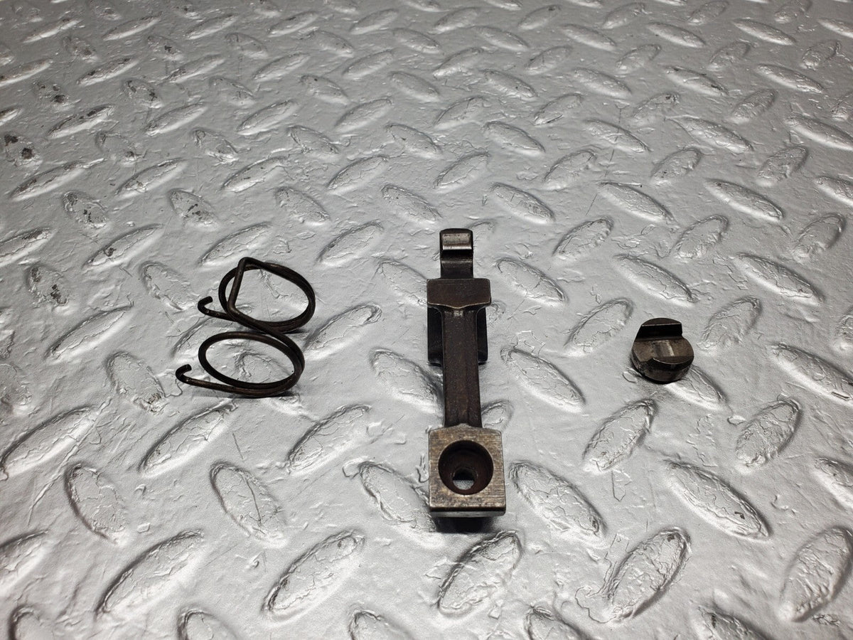 48867 Mercedes-Benz W108 Valve Rocker Arm With Retaining Spring & Tappet