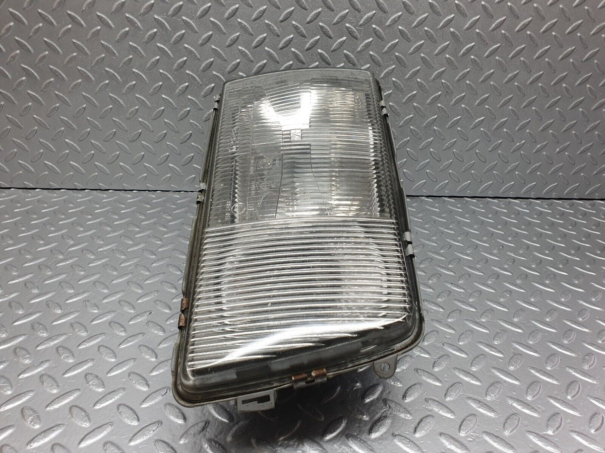41013 Mercedes-Benz W126 300SE Headlight Right Side Bosch A1268209361 030106570