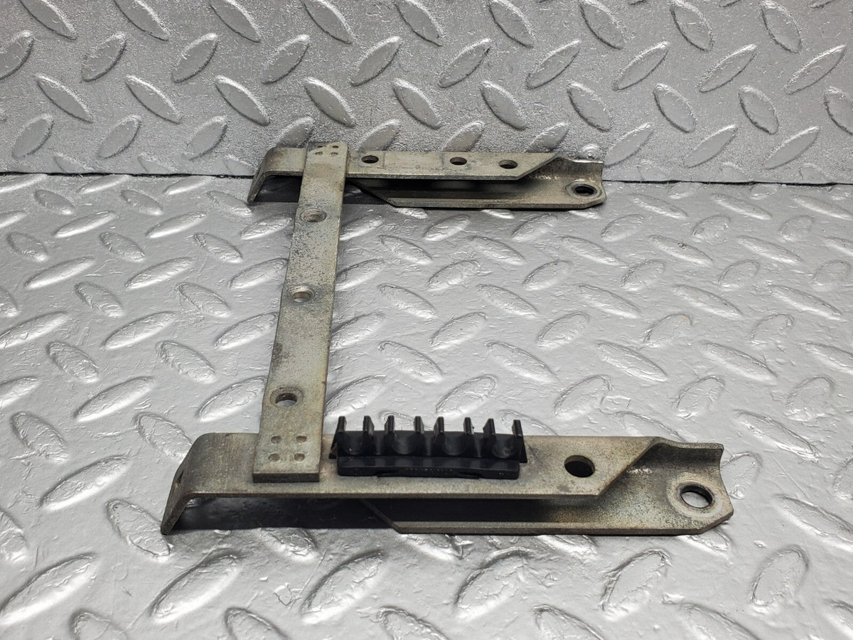 48795 Mercedes-Benz W108 Ignition Cable Bracket