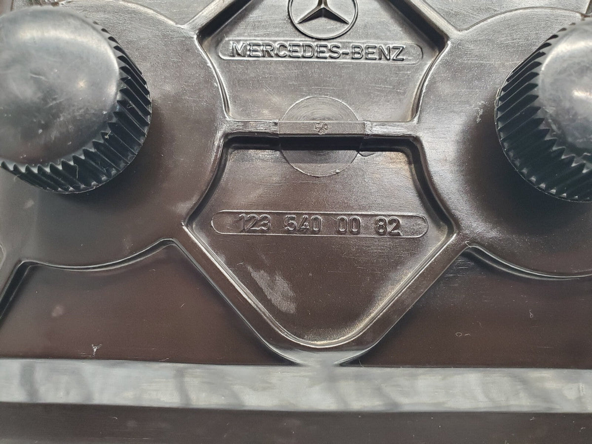 48677 Mercedes-Benz W123 Fuse Box Cover Lid A1235400082
