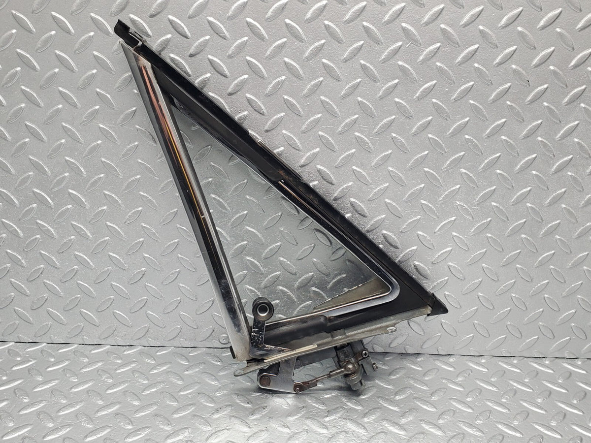 48551 Mercedes-Benz W108 Front Left Quarter Window