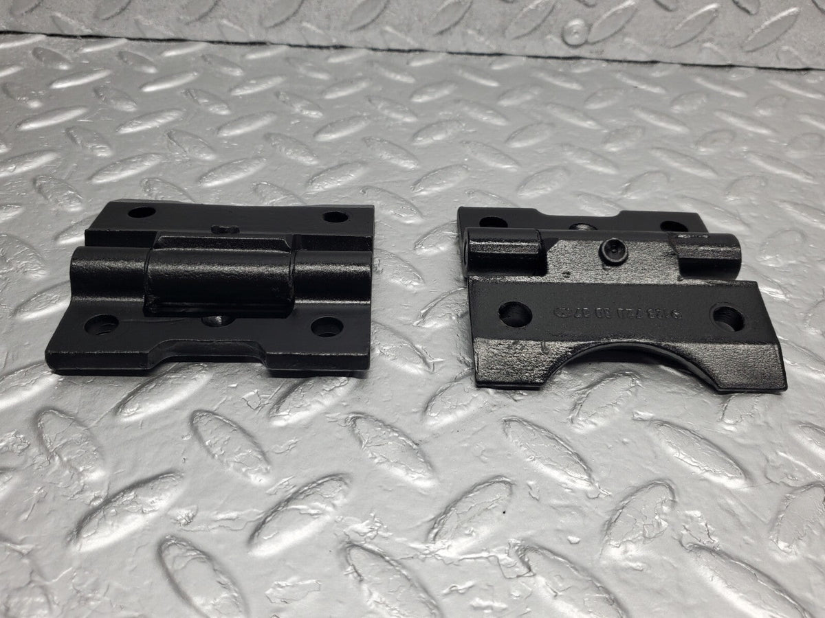 48315 Mercedes-Benz C126 Coupe Door Hinge Left Side A1237200037