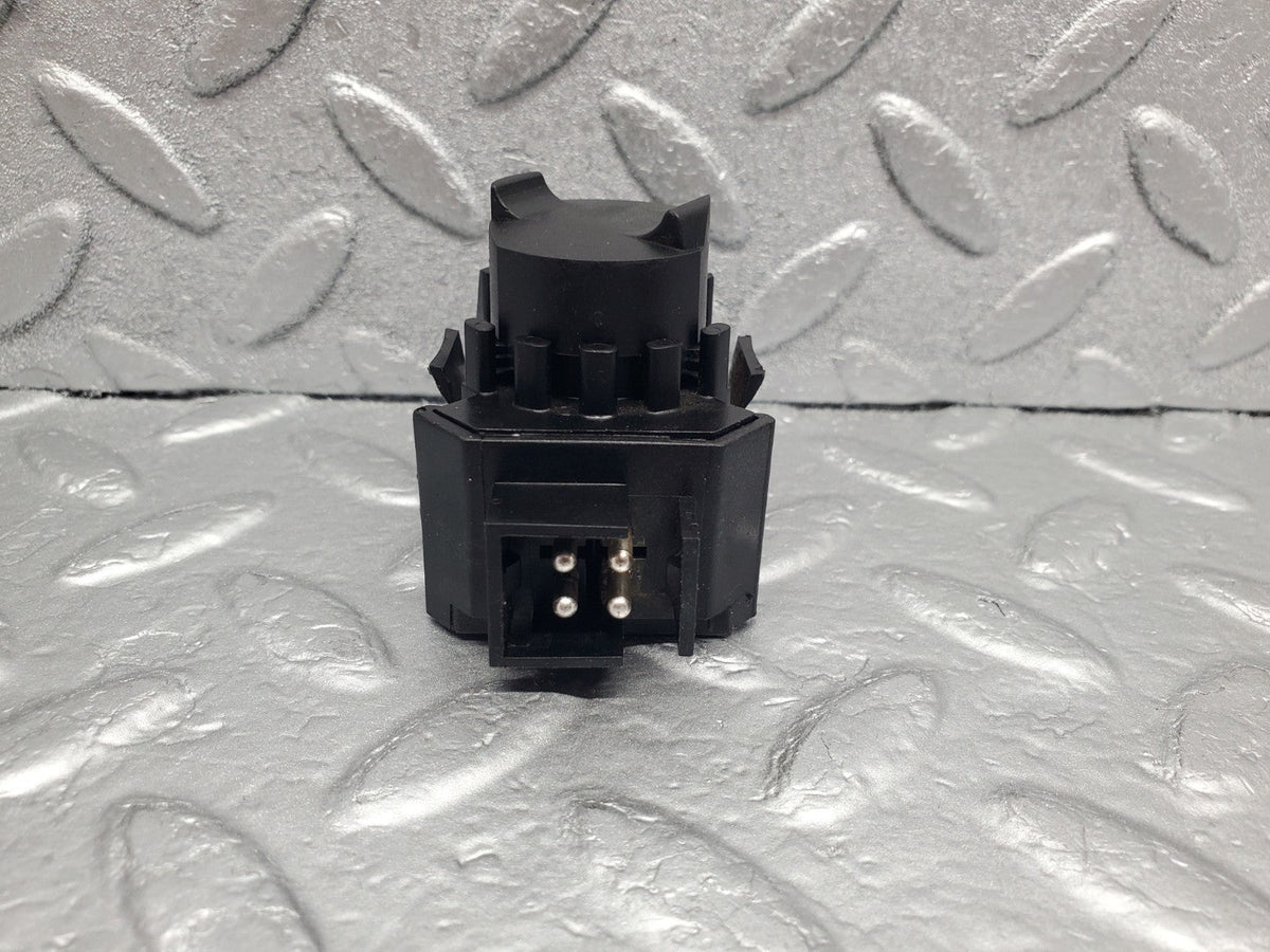 49101 Mercedes-Benz A124 320E Cabriolet Kick Down Switch A0025452214