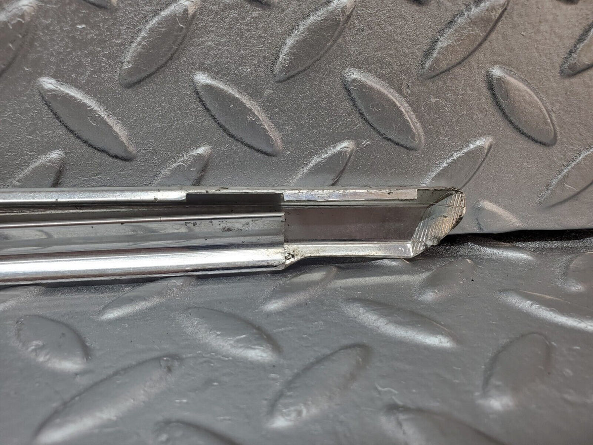 45808 Mercedes-Benz W126 420SE Front Right Door Chrome Moulding Trim