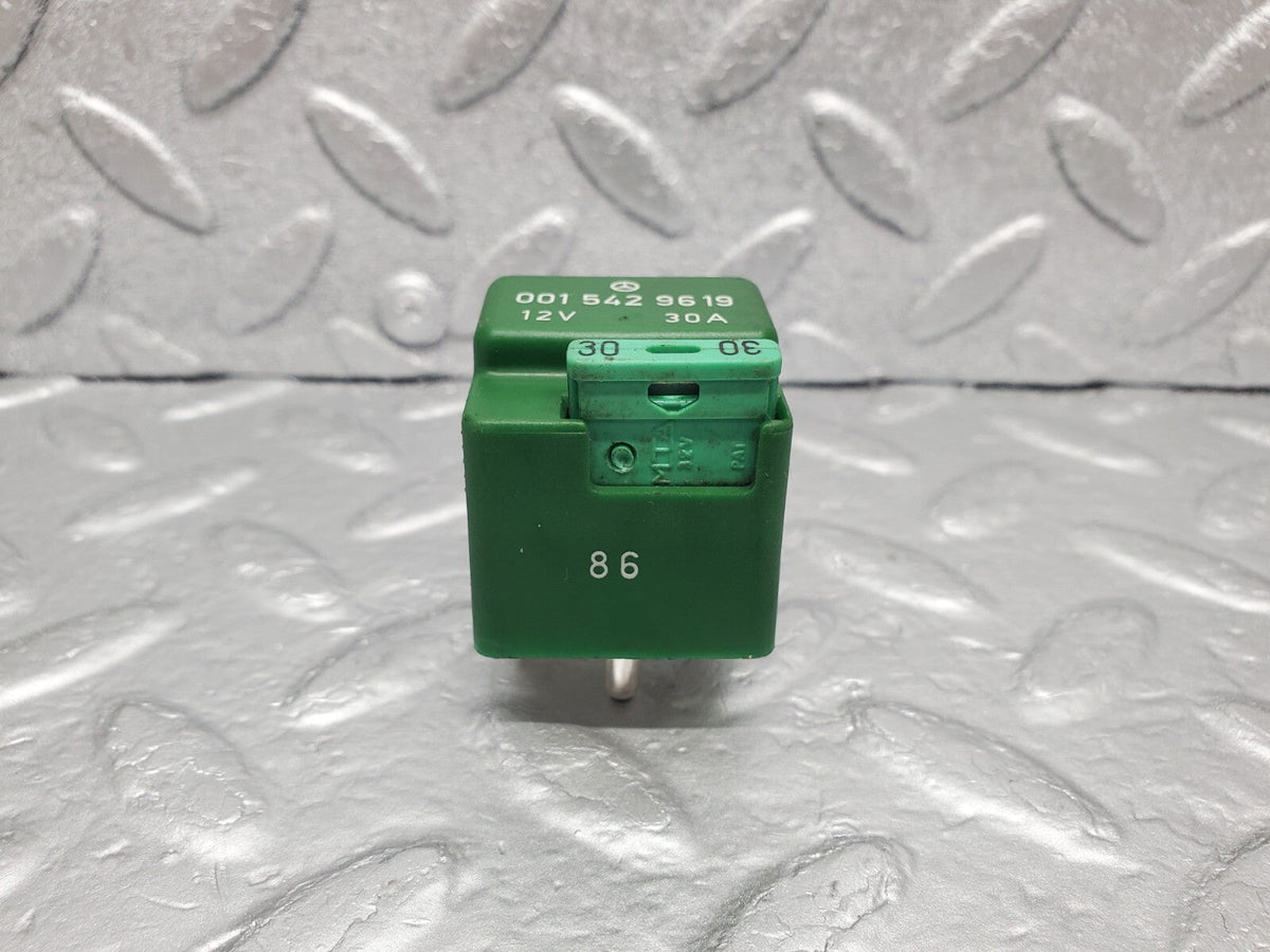 49013 Mercedes-Benz A124 320E Cabriolet Overload Relay A0015429619