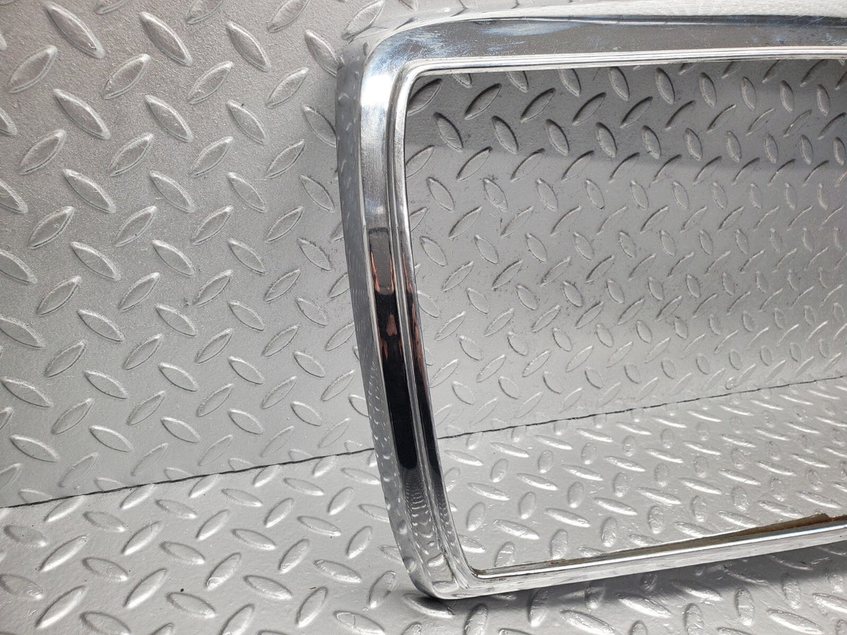 48694 Mercedes-Benz W123 Bonnet Grill Frame Chrome
