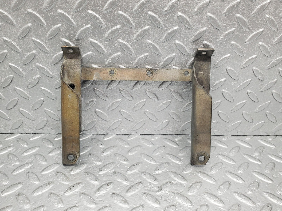 48576 Mercedes-Benz W108 Ignition Cable Bracket