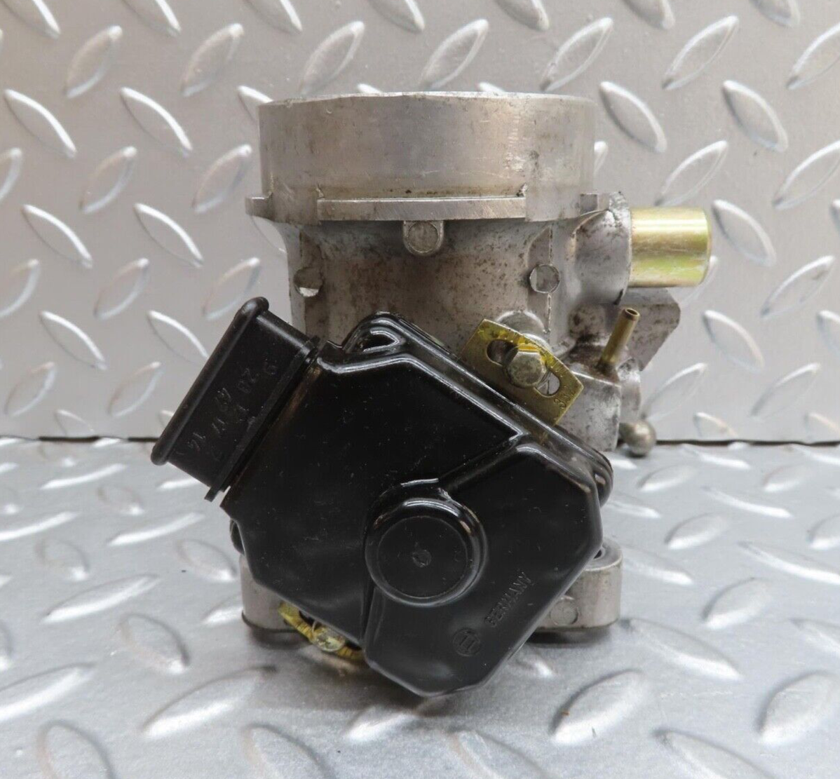 13712 Mercedes-Benz R107 Throttle Body Valve & Position Switch 0280120015