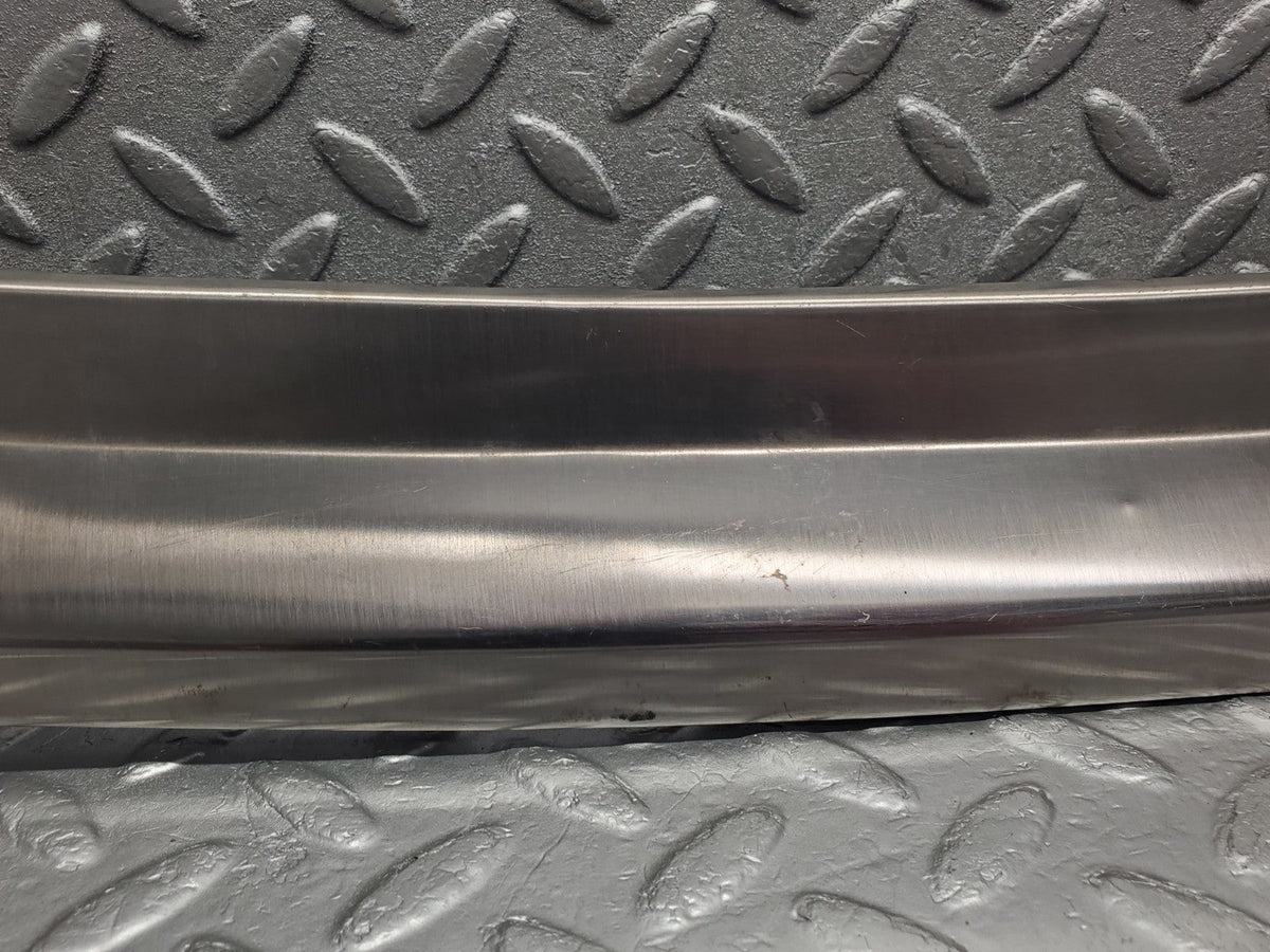 50146 Mercedes-Benz R107 SL Windscreen Top Chrome Trim