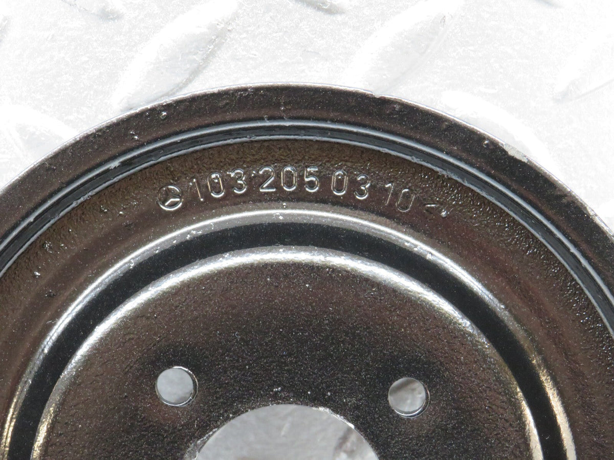 38922 Mercedes-Benz W201 190E 2.6L Engine Cooling Fan Pulley A1032050310
