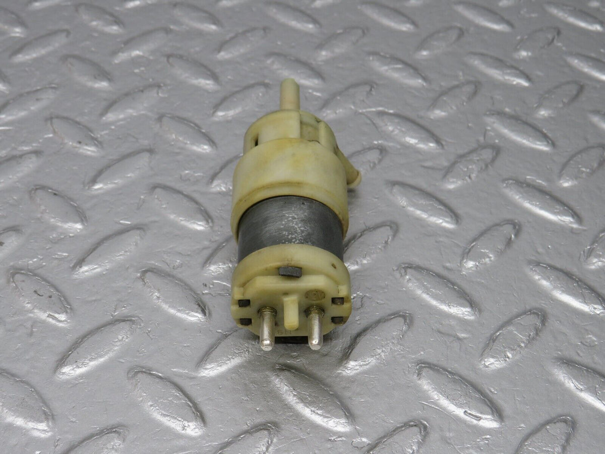 40688 Mercedes-Benz W123 300D Windscreen Washer Pump Hella