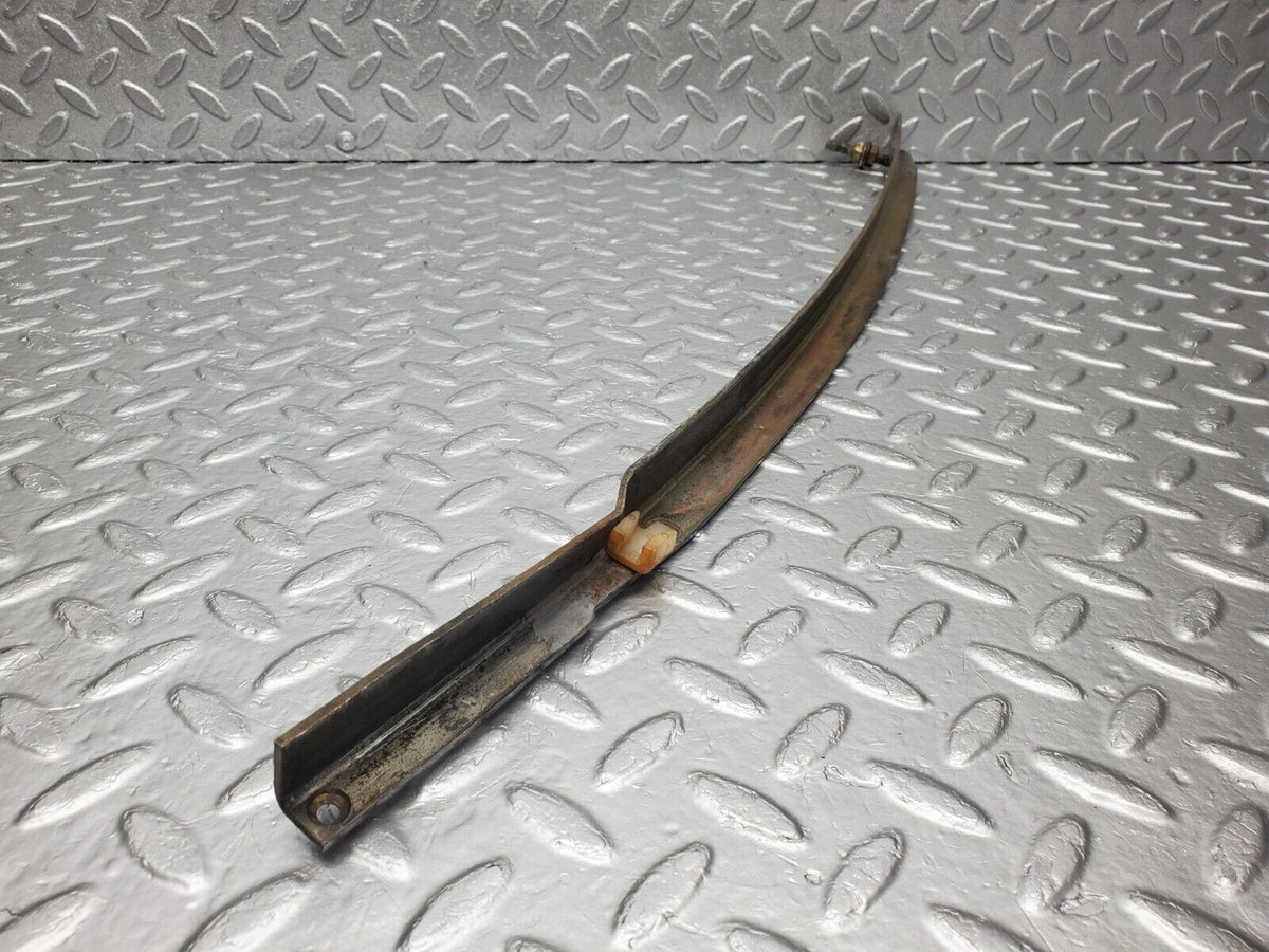 47464 Mercedes-Benz C126 500SEC Coupe Front Left Door Window Channel
