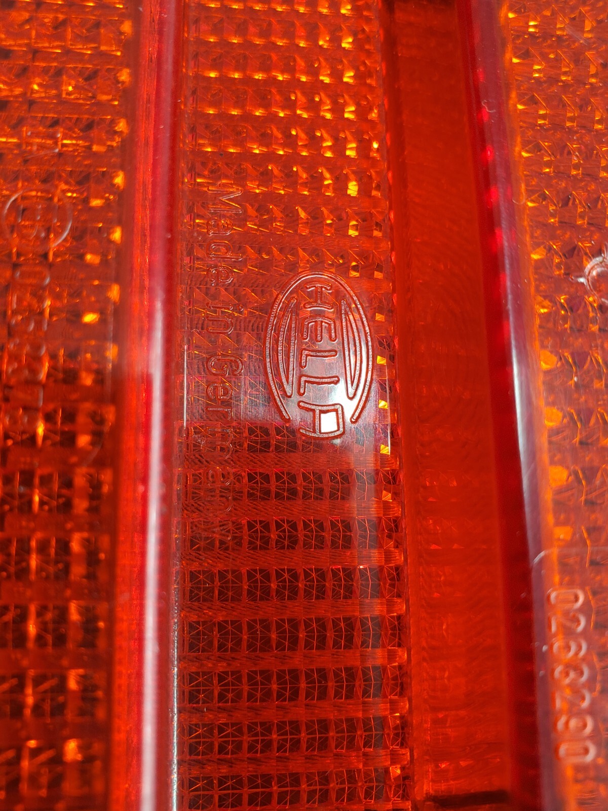 48939 Mercedes-Benz A124 320E Cabriolet Tail Light Left Side Hella
