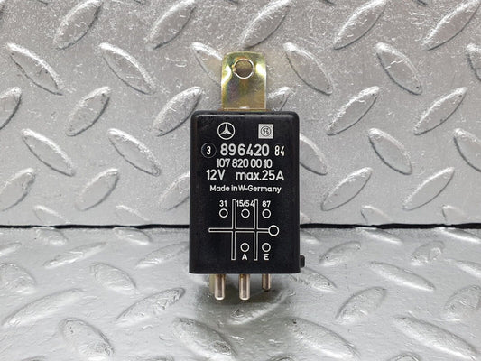 44073 Mercedes-Benz C123 230CE Coupe Rear Heated Window Relay A1078200010