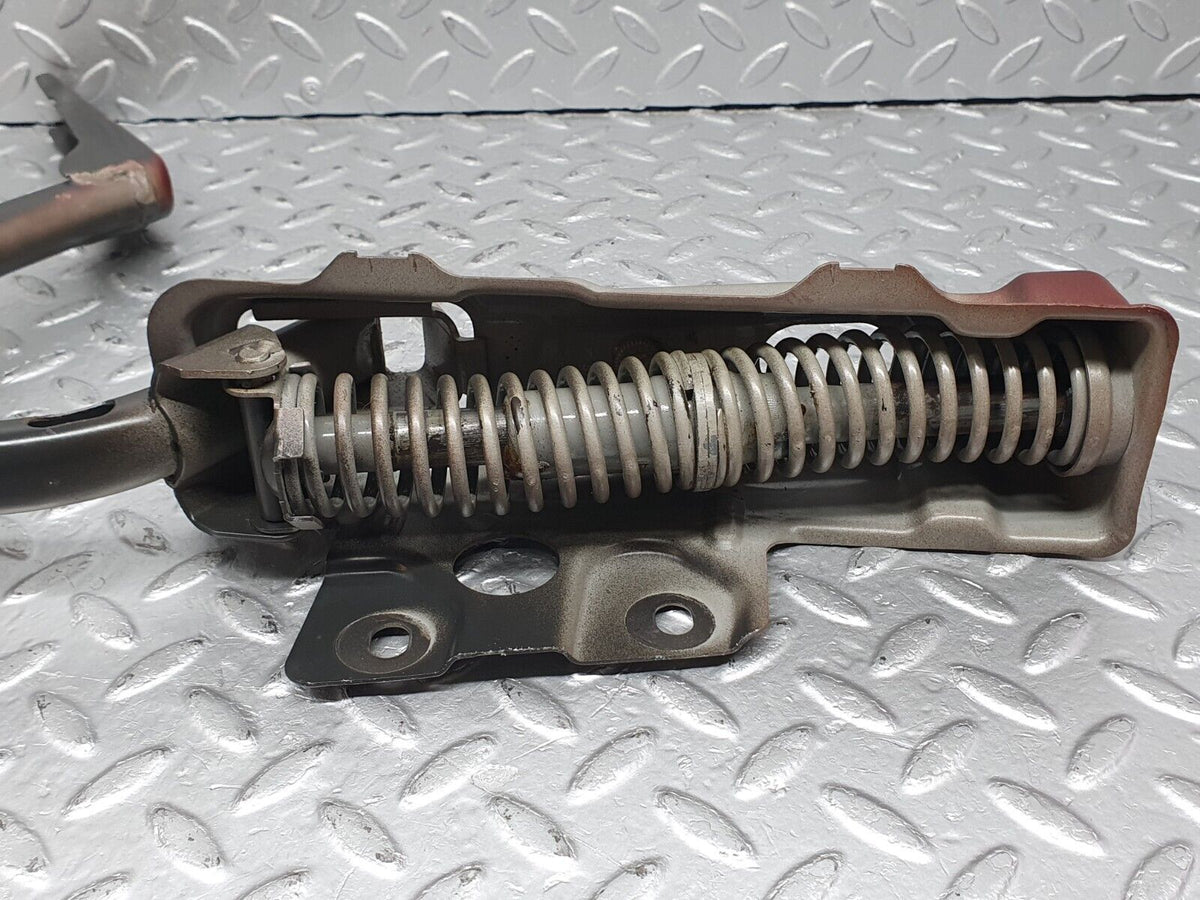 41191 Mercedes-Benz W126 300SE Trunk Hinge Left Side