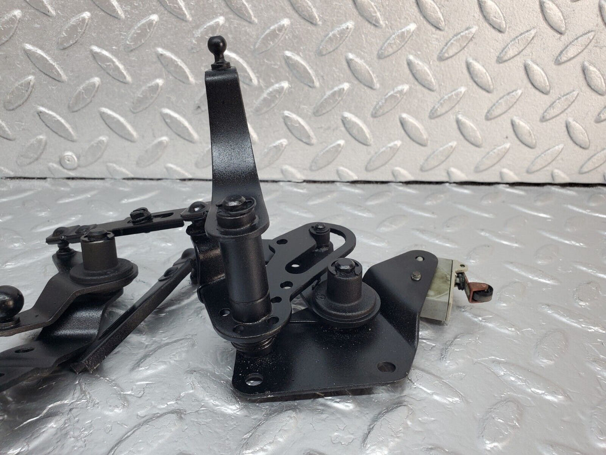 45411 Mercedes-Benz 280E M110.983 Throttle Linkage A0025450114