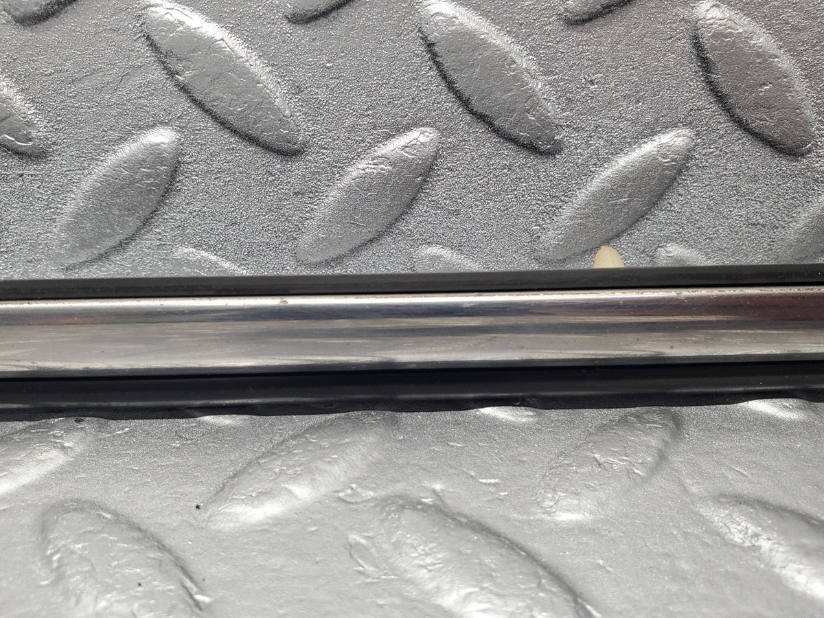 50744 Mercedes-Benz W108 280SE 3.5 Front Left Fender Wing Centre Moulding Trim