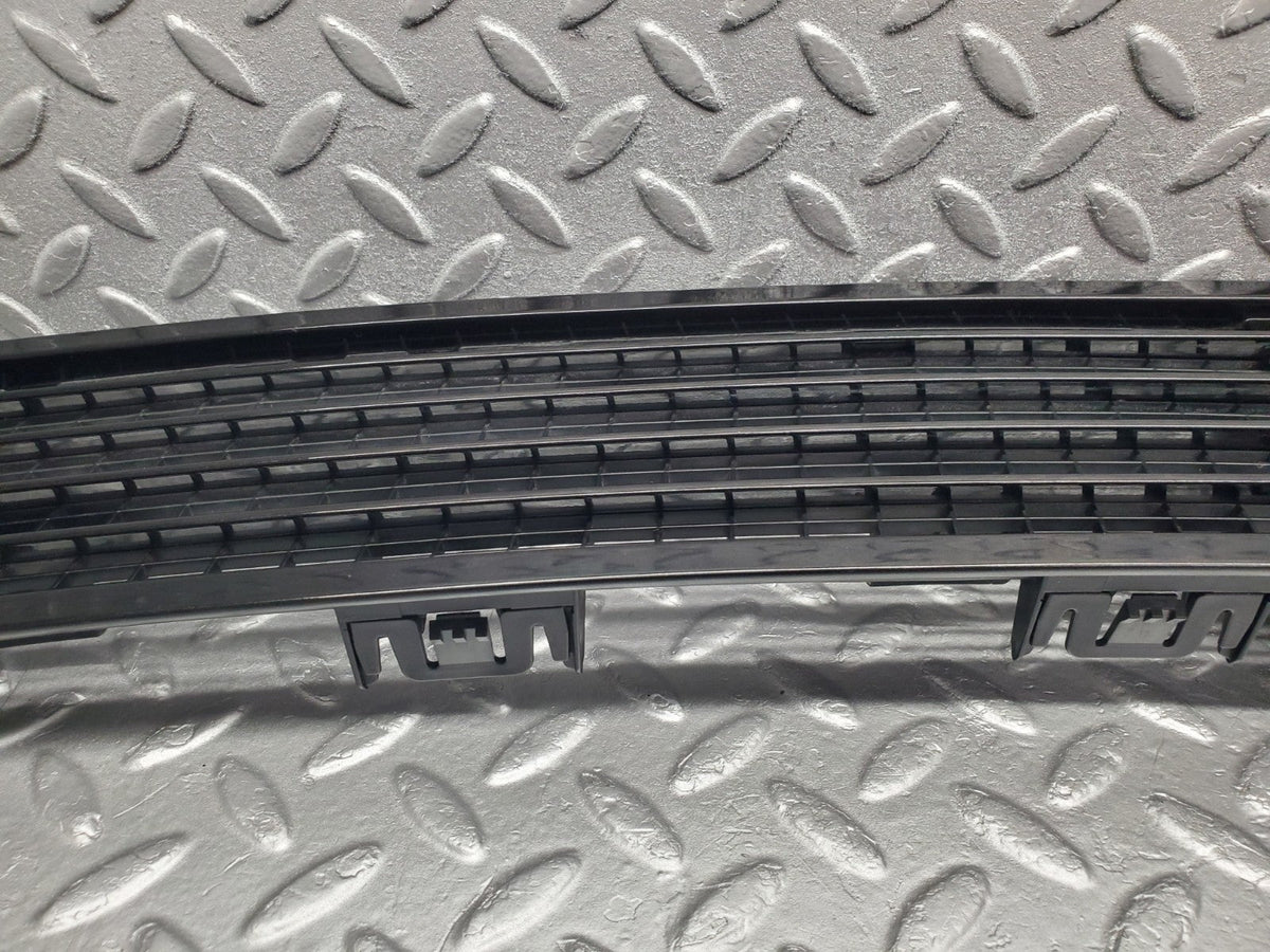49559 Mercedes-Benz W220 Bonnet Upper Grill & Windscreen Washer Nozzle