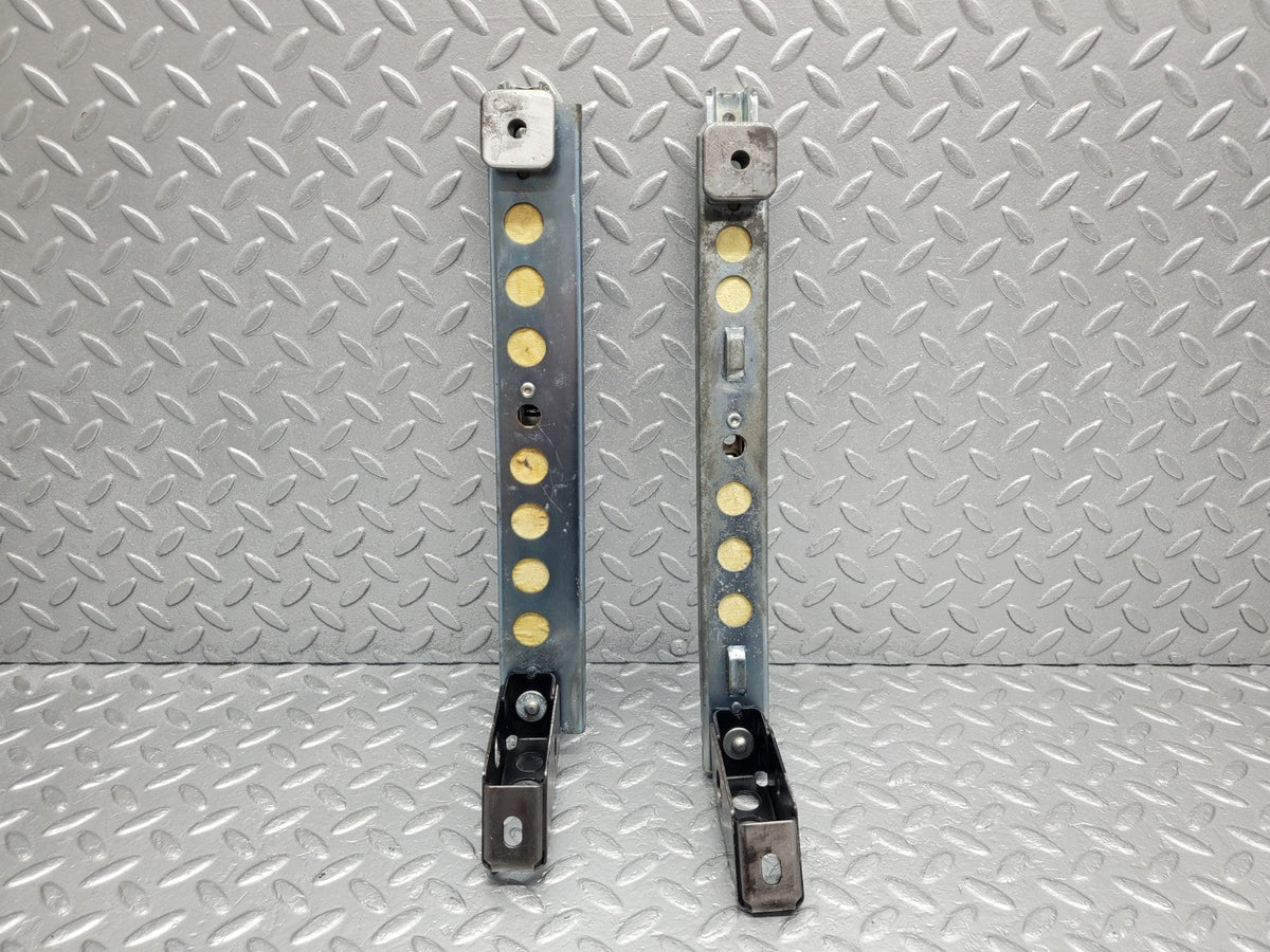 50208 Mercedes-Benz W123 Front Right Seat Rail Pair