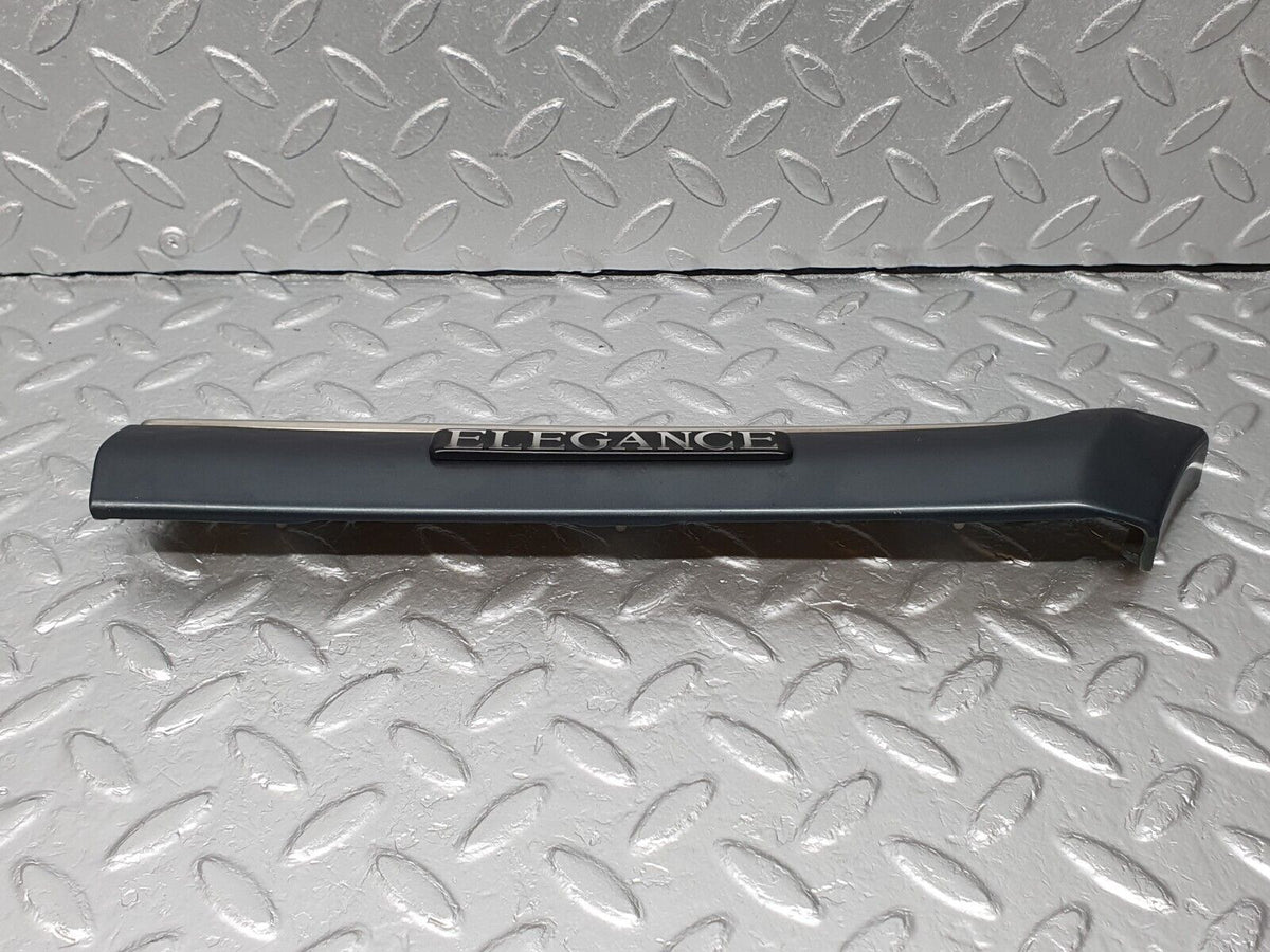 41802 Mercedes-Benz W202 C200 Front Right Fender Wing Centre Moulding A2026909262