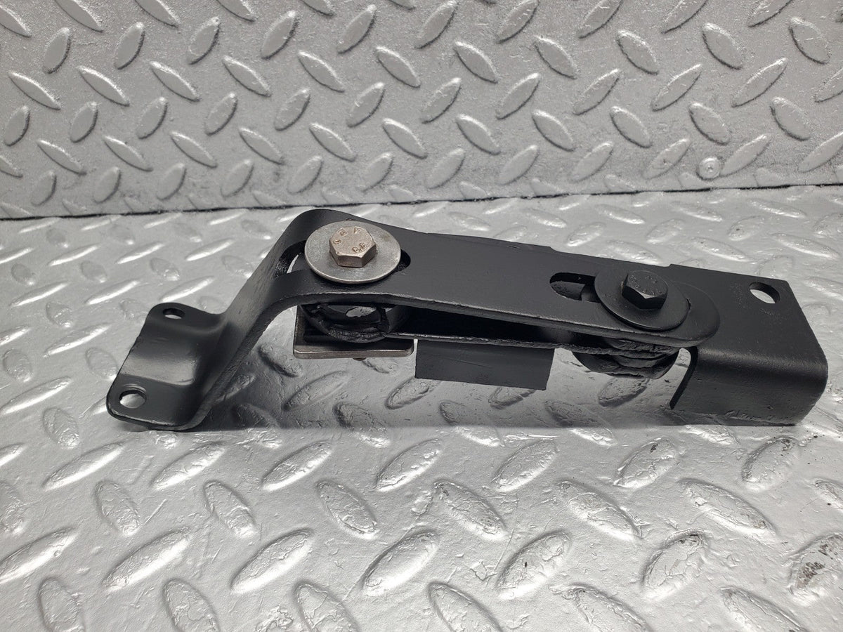 50450 Mercedes-Benz Manual Gearbox Mount Bracket A1152603001