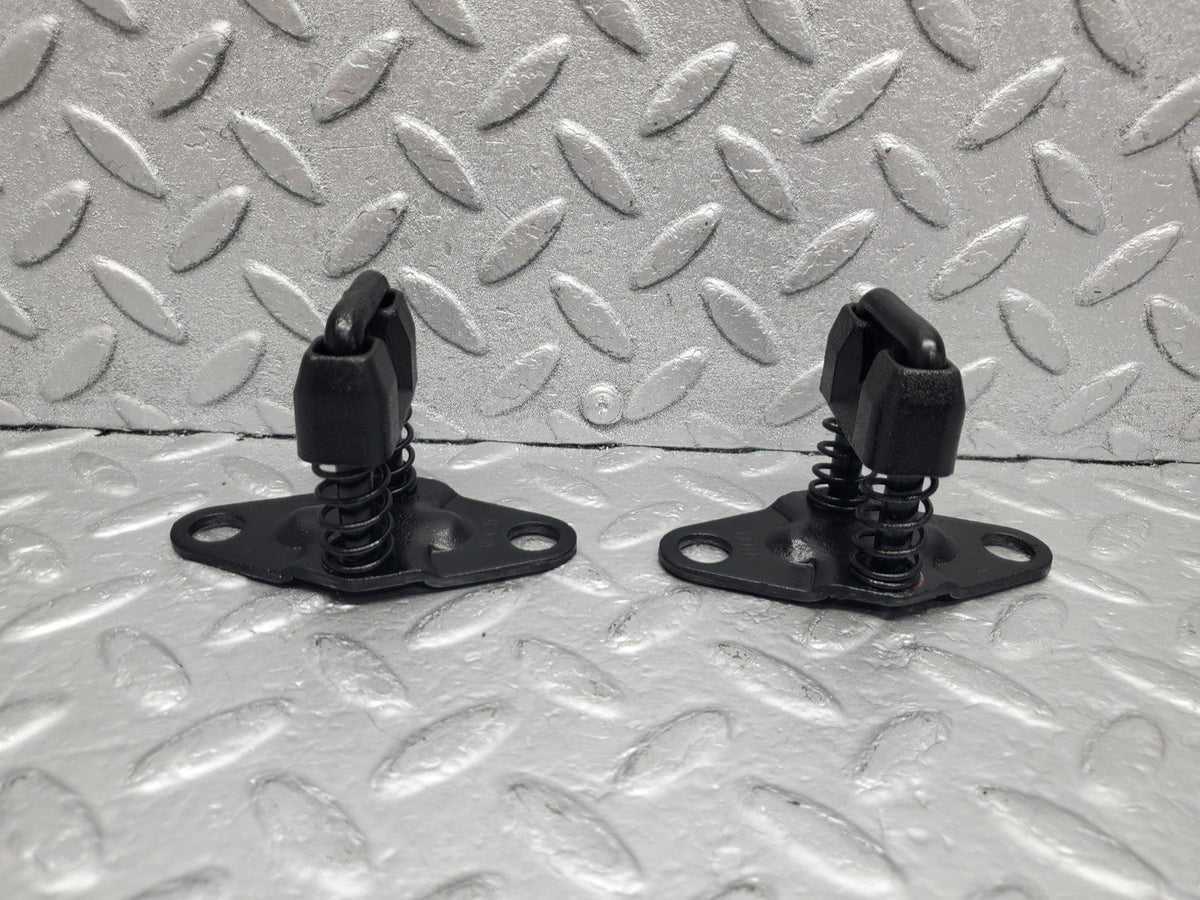 49609 Mercedes-Benz W126 C126 Bonnet Lock Catch Pair A1268800060