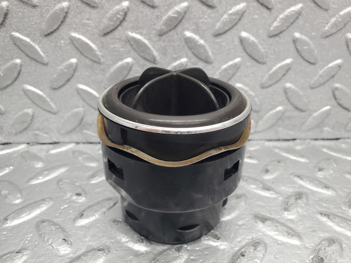 51370 Mercedes-Benz C107 R107 Dashboard Air Vent