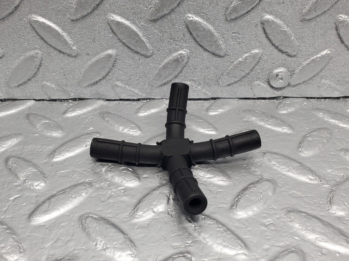 47615 Mercedes-Benz C126 500SEC Coupe Vacuum Distributor Pipe Hose