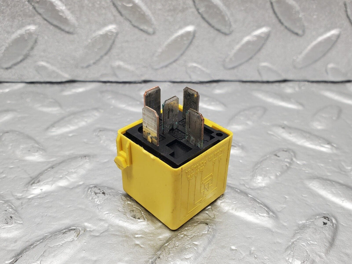 47886 Mercedes-Benz R230 350SL Coupe Multi Purpose Relay A0025421419