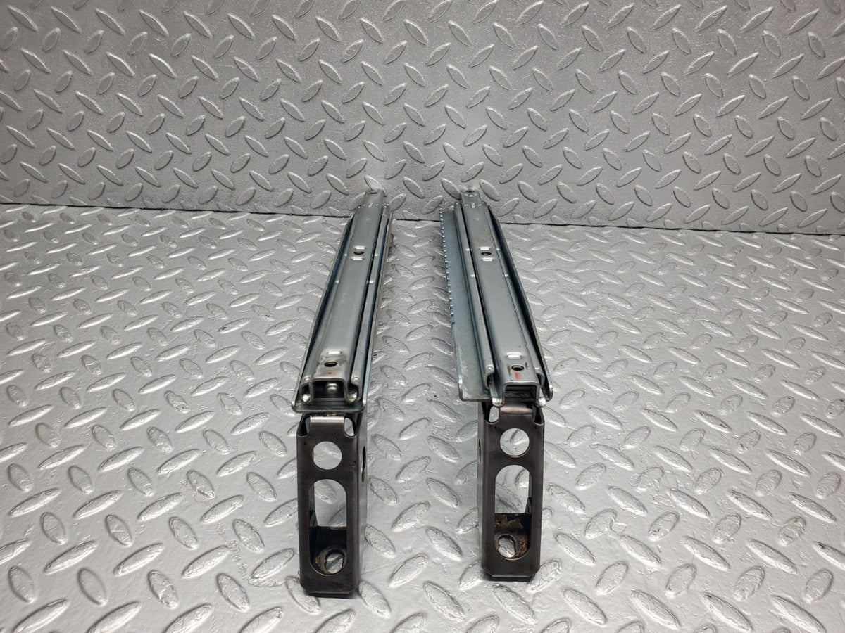 50208 Mercedes-Benz W123 Front Right Seat Rail Pair